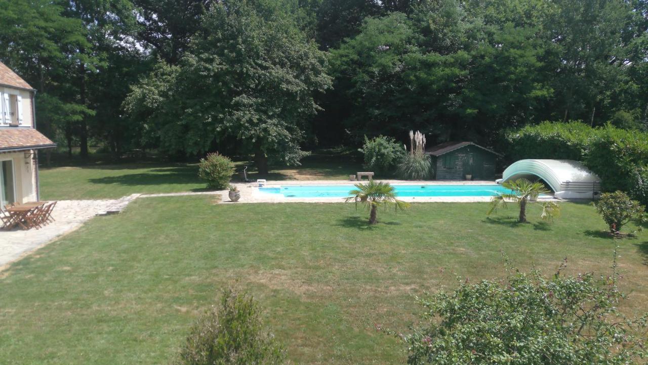 Villa Dikaria Montacher Luaran gambar