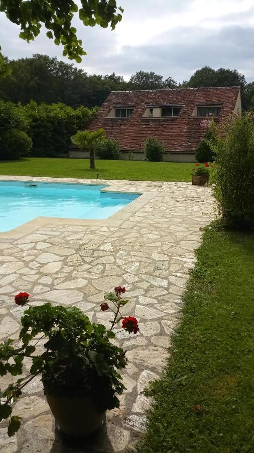 Villa Dikaria Montacher Luaran gambar